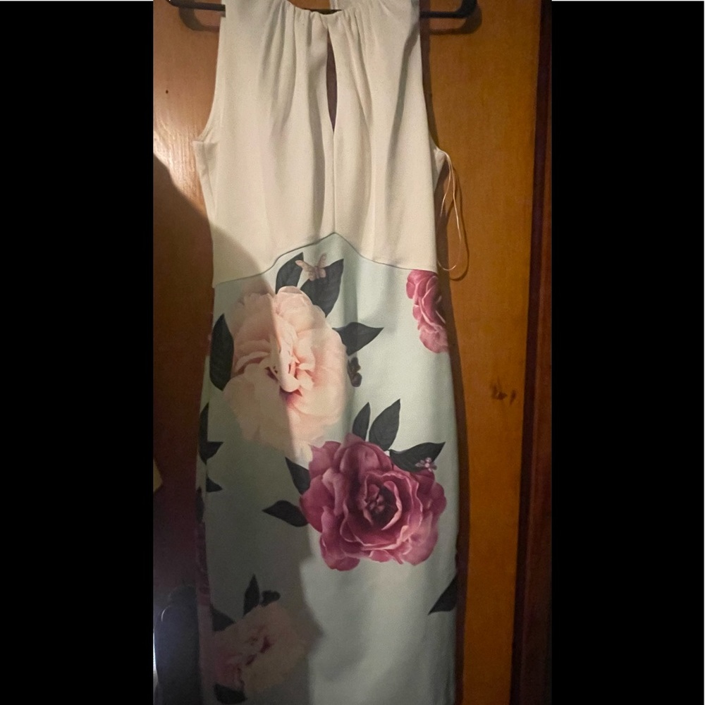 Beautiful and fancy dress.I bought dor me but too small im 8 and i think fits 6